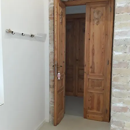 بيت ضيافة Fra Cielo E Mare Boutique كالياري