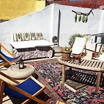 Fra Cielo E Mare Boutique בית הארחה